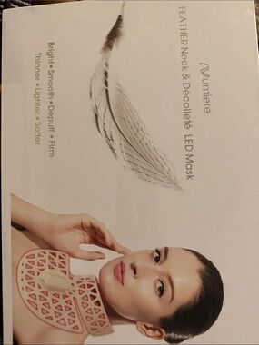 Numiere Feather Neck & Decollete LED Mask